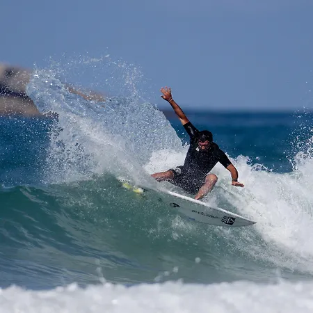Hostel Surftolive House