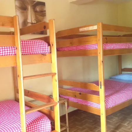 Hostel Surftolive House