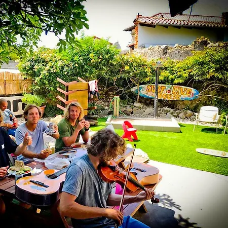 Hostel Surftolive House