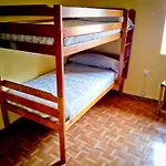 Surftolive House Hostal *
