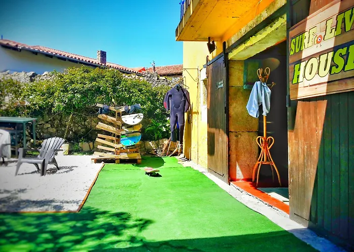 Hostel Surftolive House